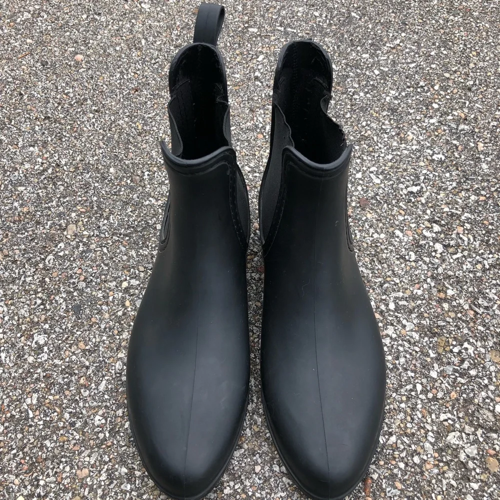 Jeffrey Campbell Black Ankle Rain Boots. Size 9.